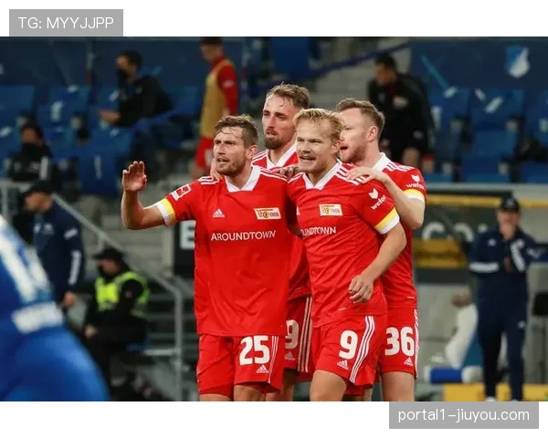 柏林联合恩索基中场拦截积极 但技术粗糙导致传球失误较多 柏林联合恩索基中场拦截积极 但技术粗糙导致传球失误较多